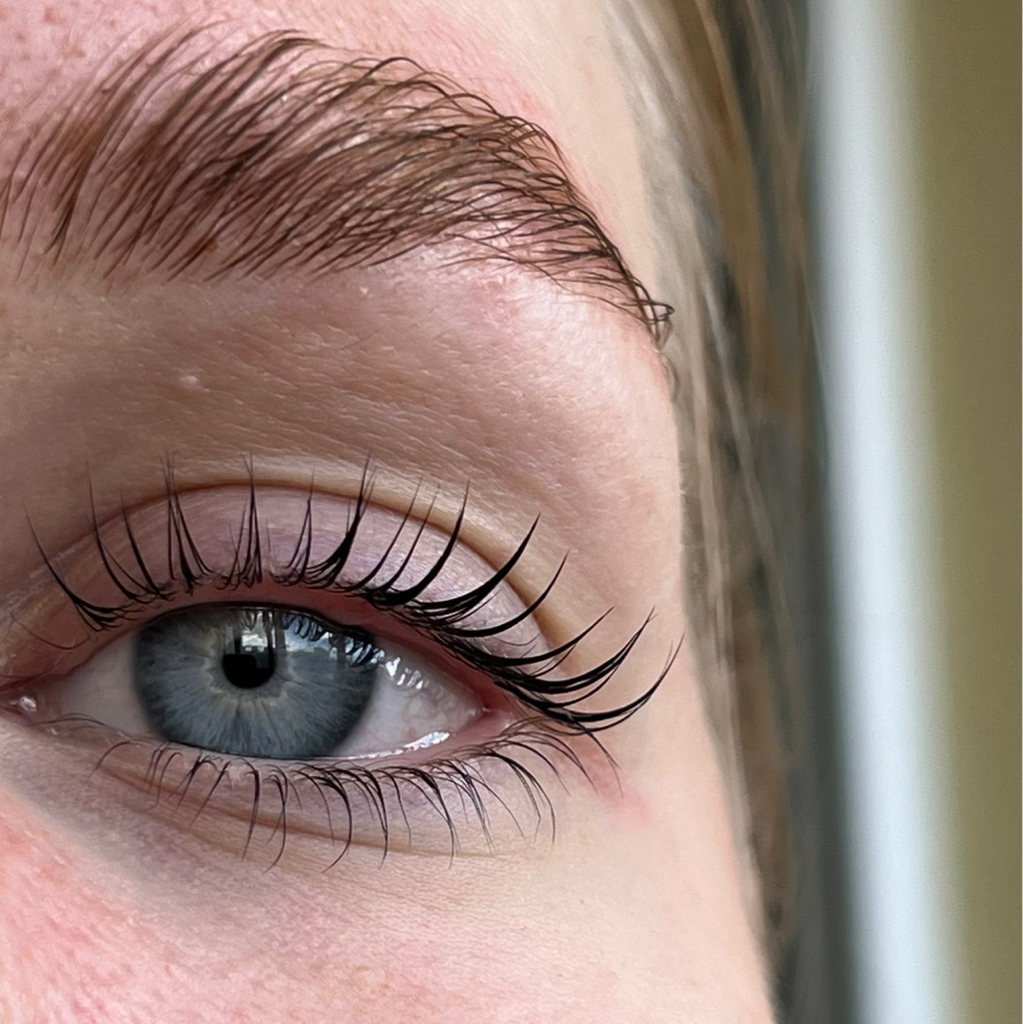 Ламинирование верхних и нижних ресниц с уходом AMICA LASHES