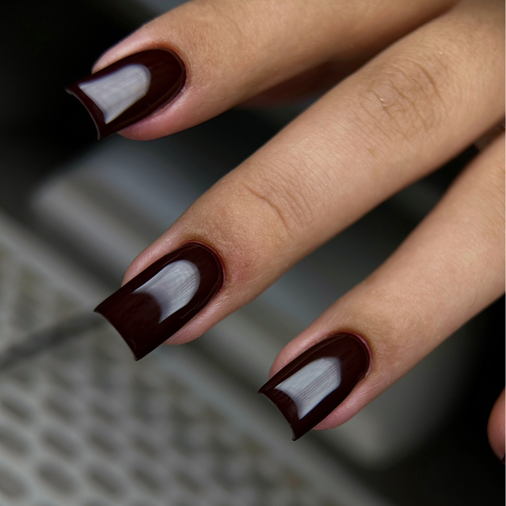 Экспресс-комплекс  ( маникюр с покрытием гель-лак + экспресс педикюр с покрытием)  Дизайн +200₽ к прайсу