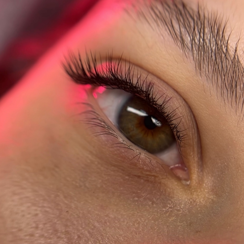 Классическое наращивание ресниц