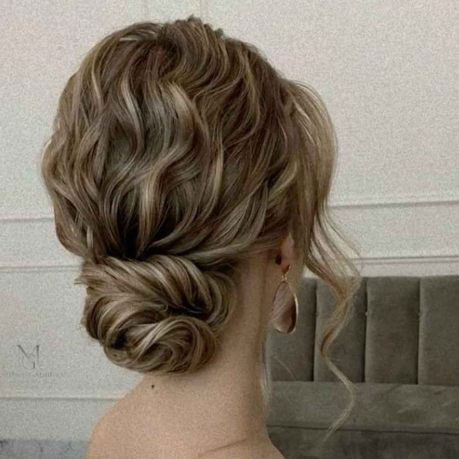 Причёска/Пучки - свадебные вечерние, любой сложности , гладкие, текстурные , объемные.