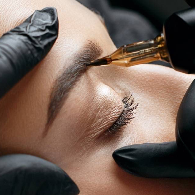 Коррекция перманентного макияжа бровей