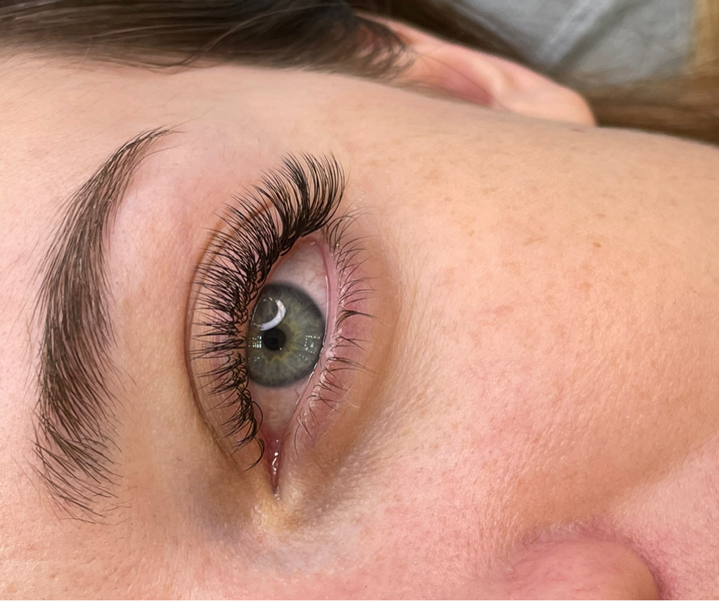 Классическое наращивание ресниц