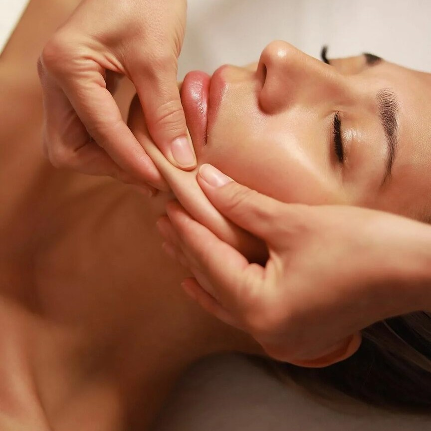 Скульптурный массаж лица