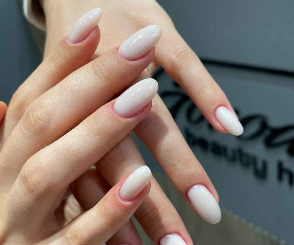 МАНИКЮР С ПОКРЫТИЕМ ГЕЛЬ-ЛАК