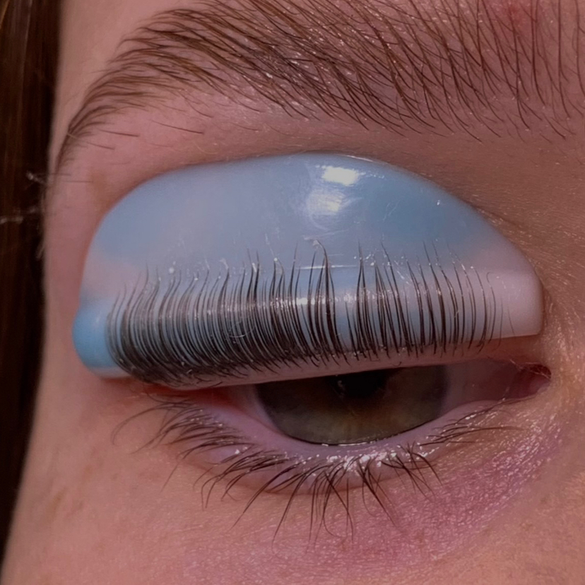 Ламинирование ресниц (окрашивание и ботокс входит в стоимость) (*выполняется в положении сидя)