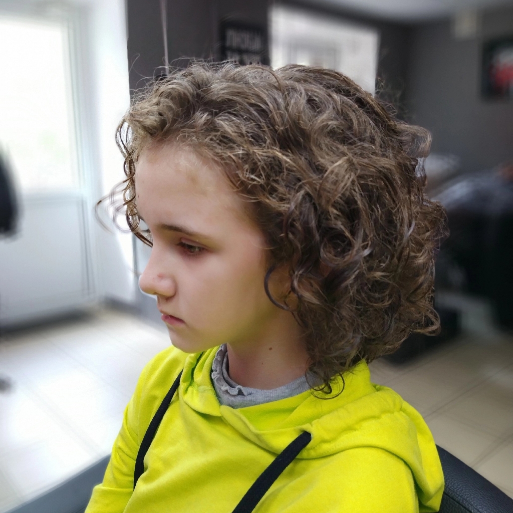 Стрижка женская на густые волосы