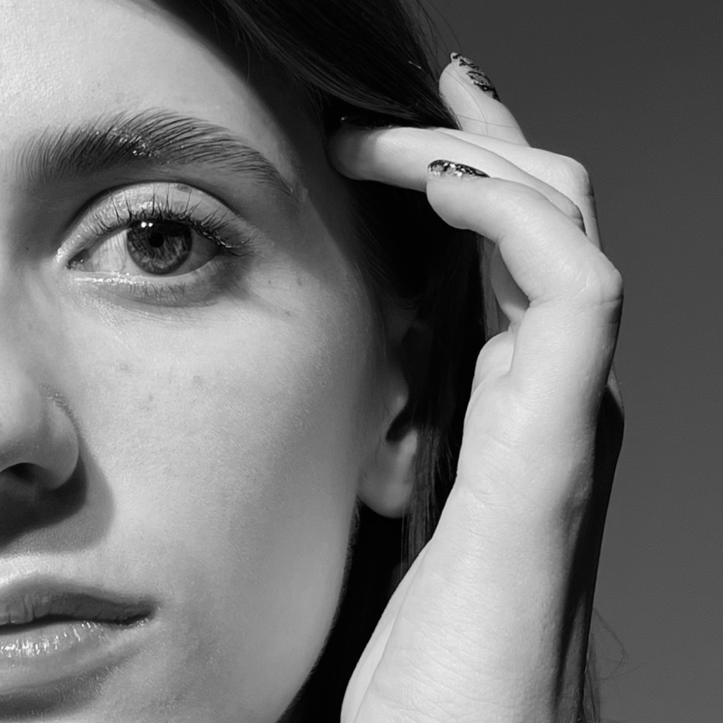 Снятие наращенных ресниц без последующей работы