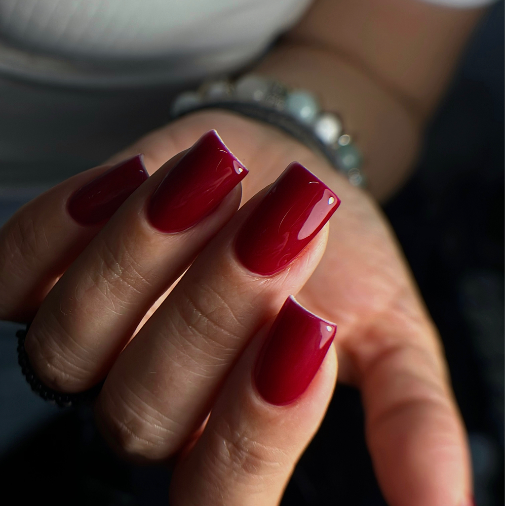 S - маникюр [обработка кутикулы,укрепление,однотонное покрытие]