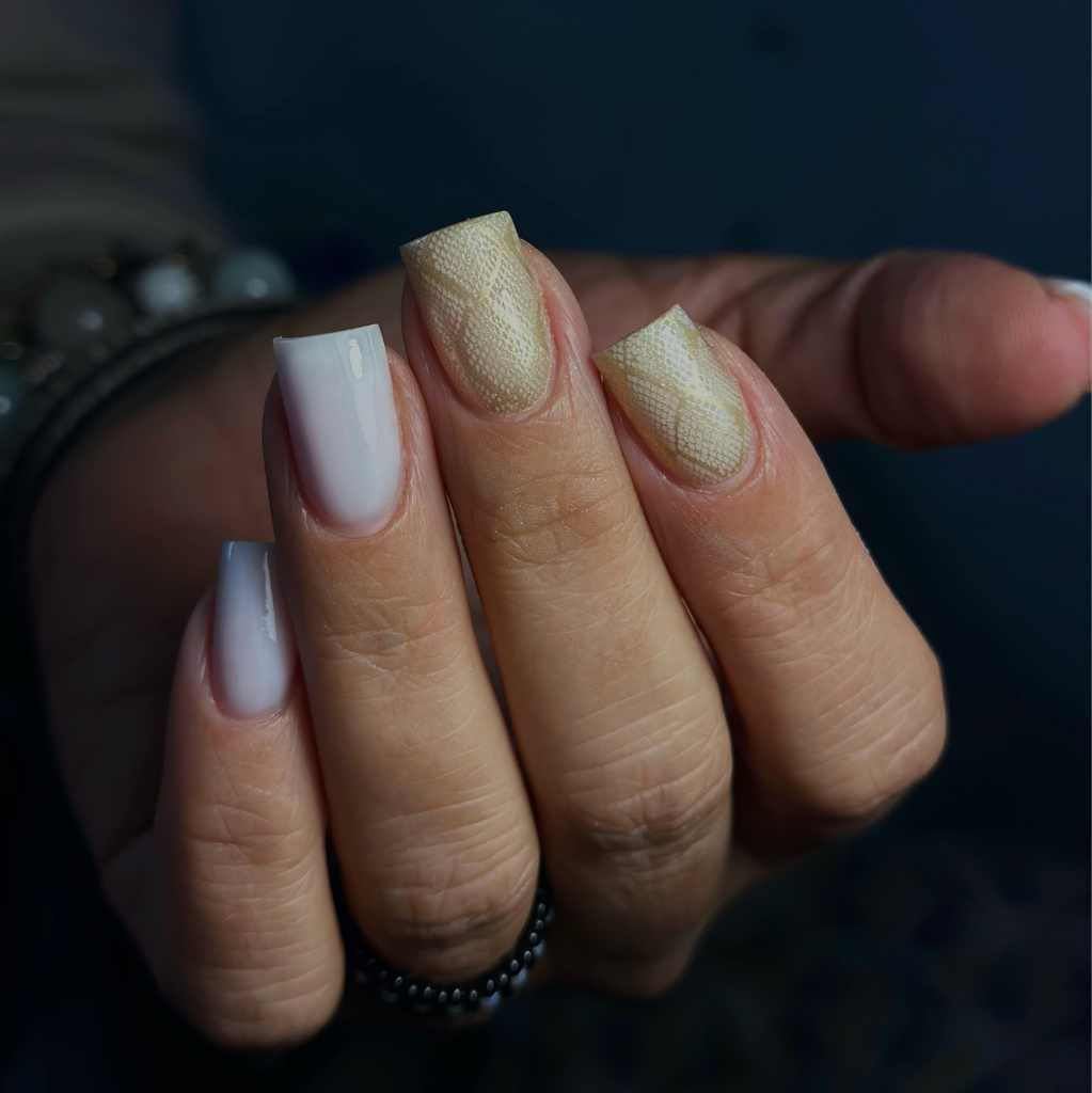 L - маникюр [обработка кутикулы,укрепление,ремонт ногтей,гель-лак + дизайн]