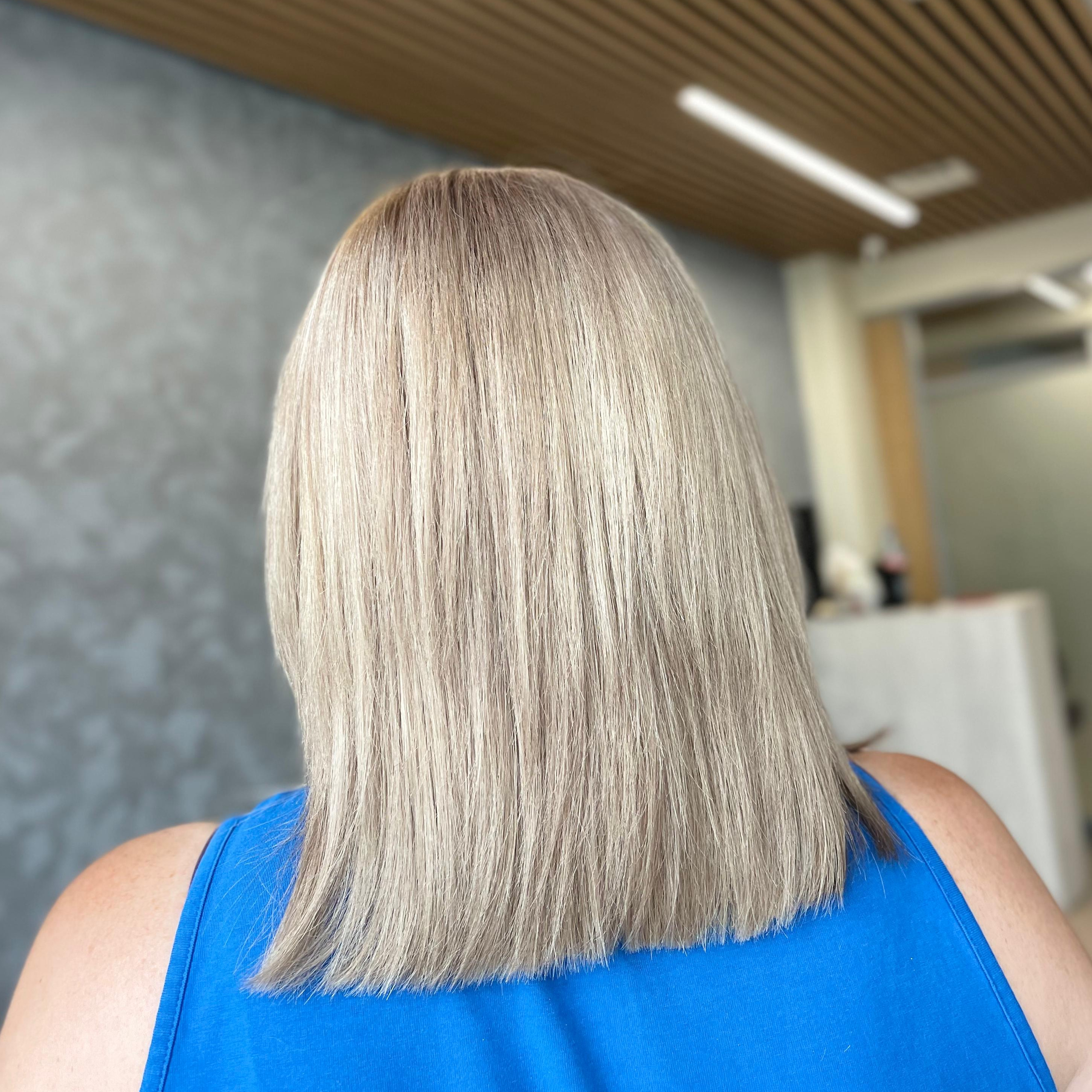 Total blonde (корень до 1,5-2см)