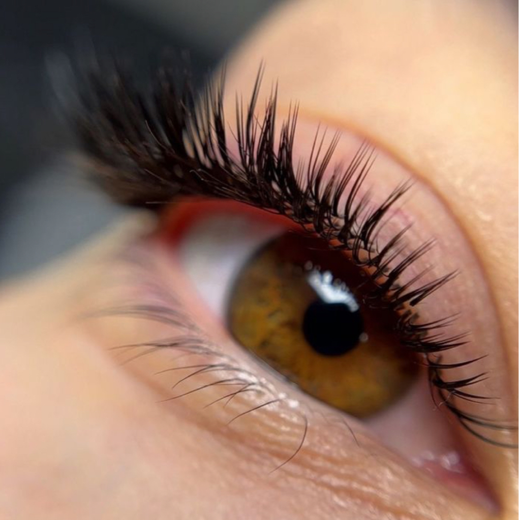 Наращивание ресниц…3д