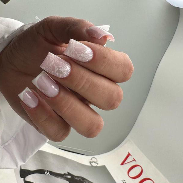 Наращивание ногтей