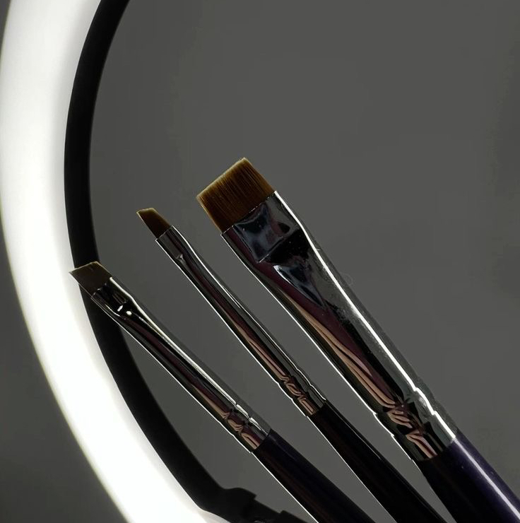 Окрашивание бровей