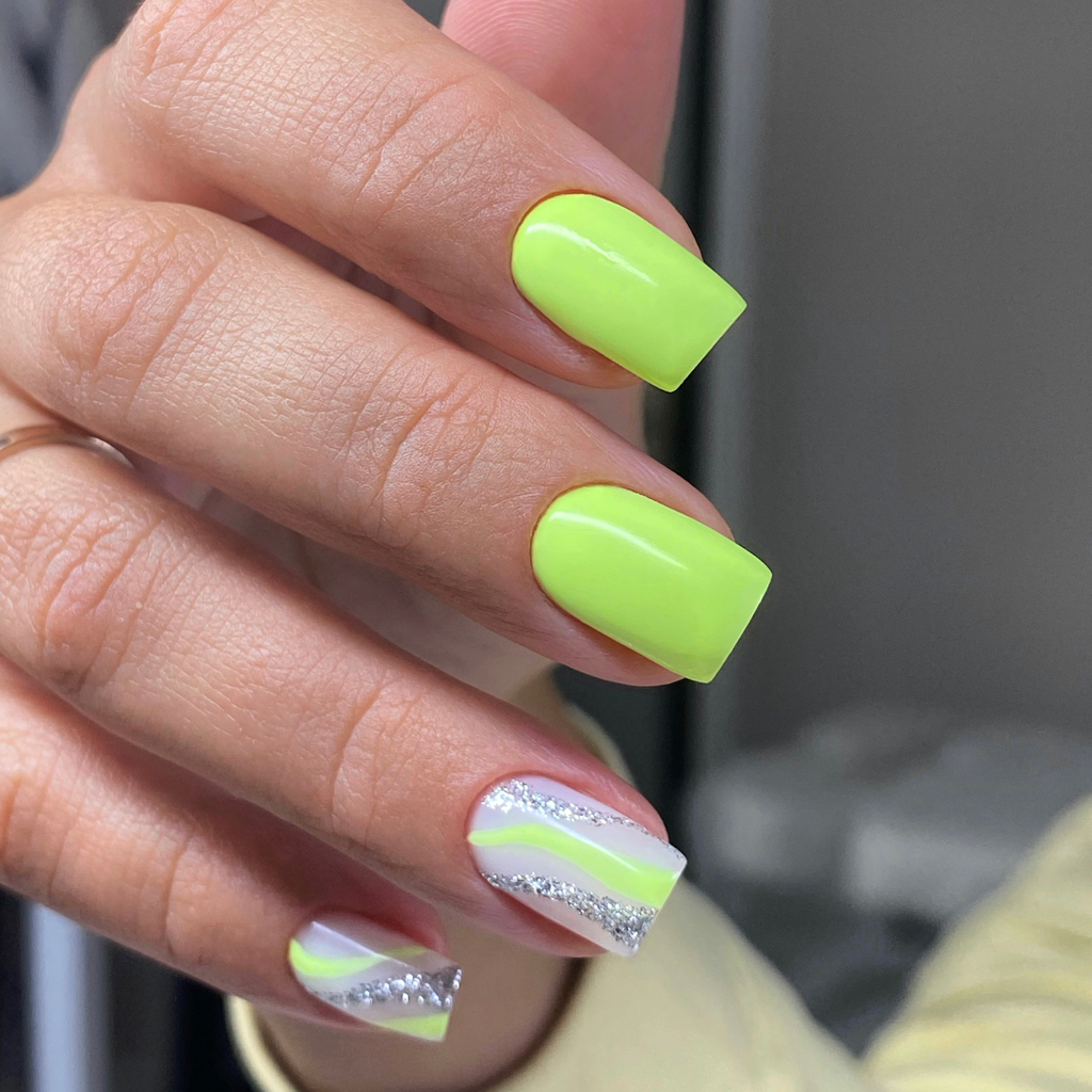 Маникюр с покрытием гель-лак