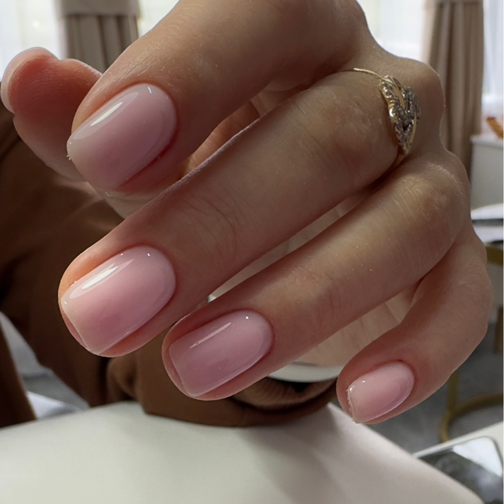 Маникюр с покрытием