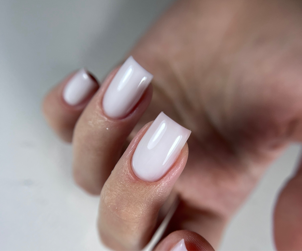 Маникюр с покрытием на короткие ногти / Manicure with coating on short nails