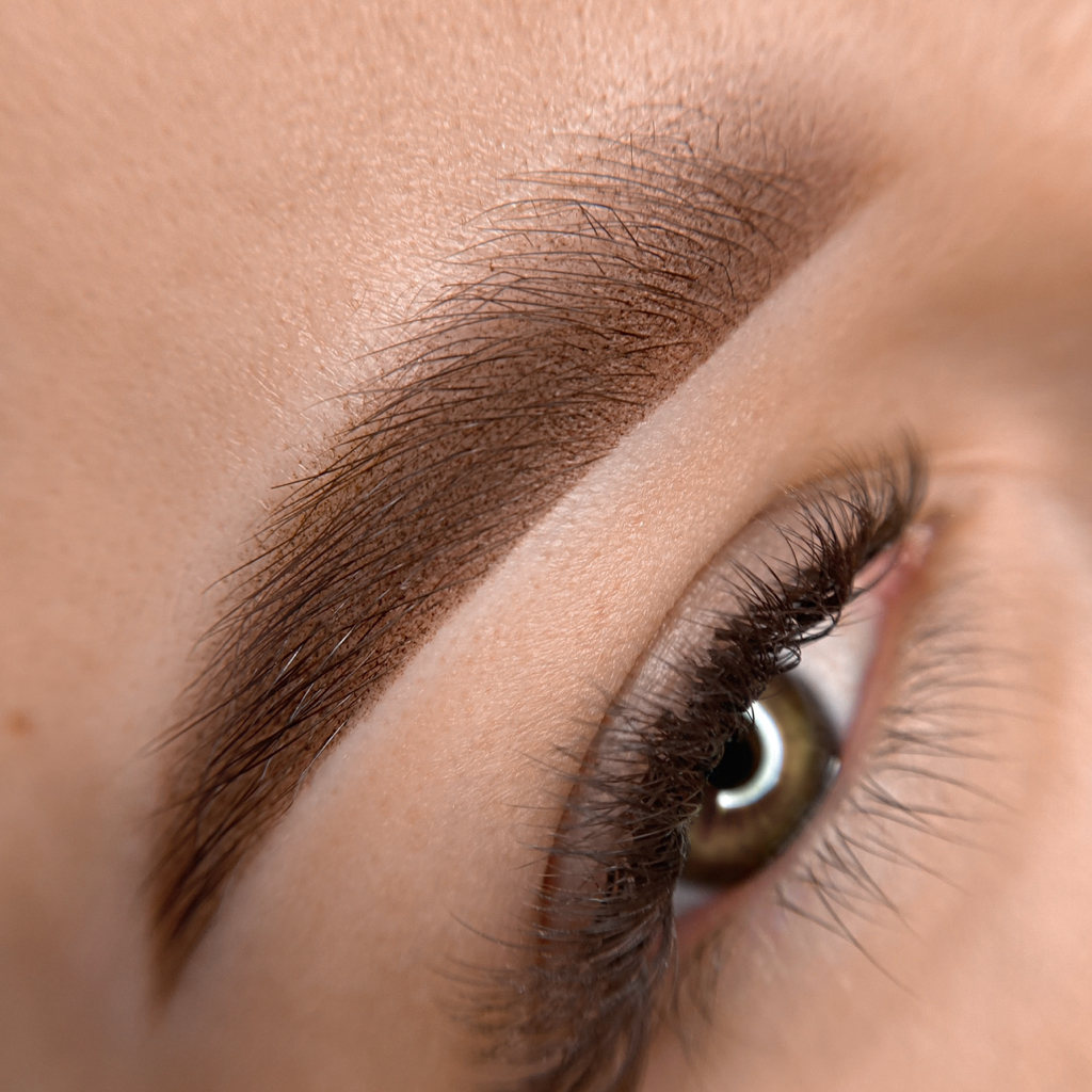 Перманентный макияж бровей