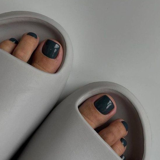 Экспресс педикюр с обработкой пальцев и покрытием гель-лаком