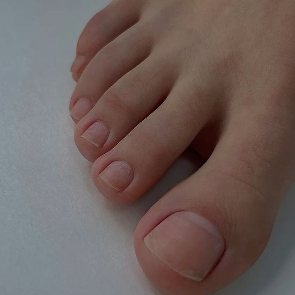 Педикюр с обработкой пальцев, без покрытия