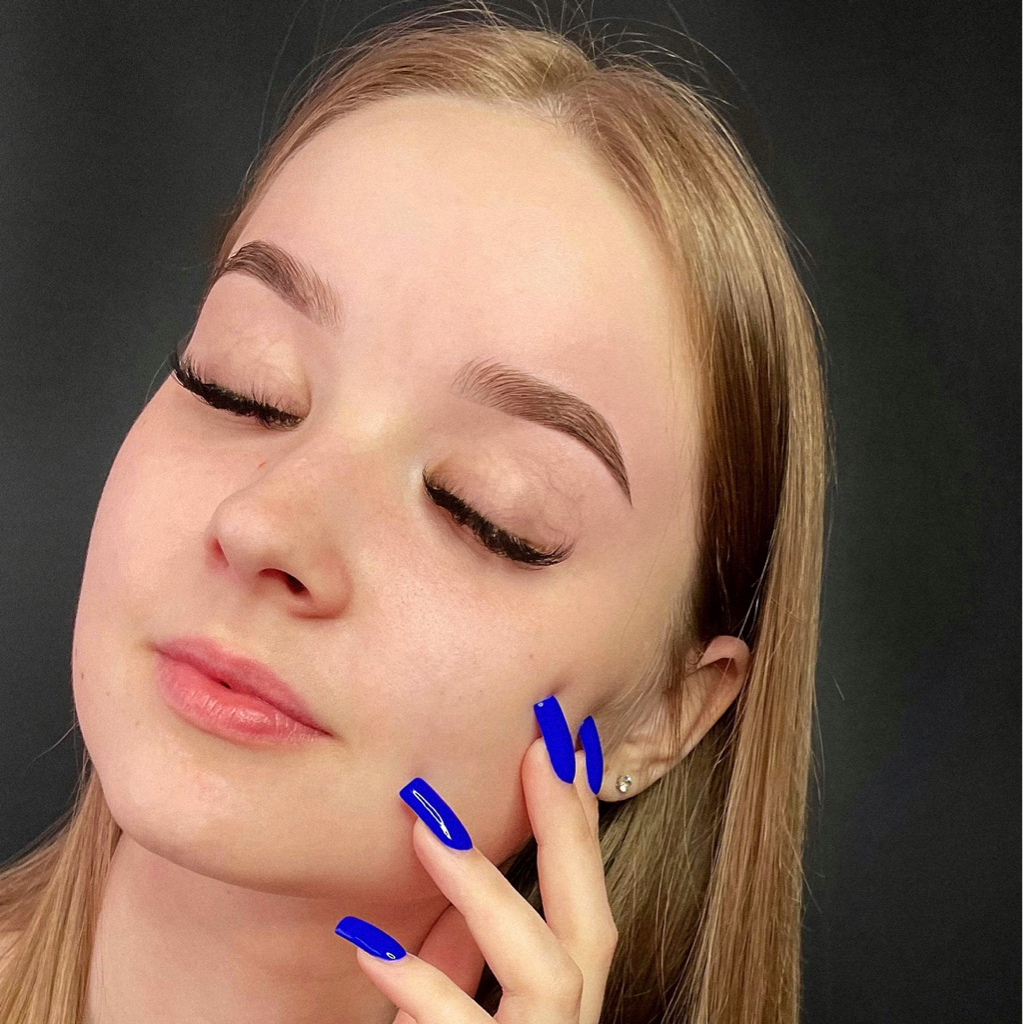 Коррекция бровей с окрашиванием