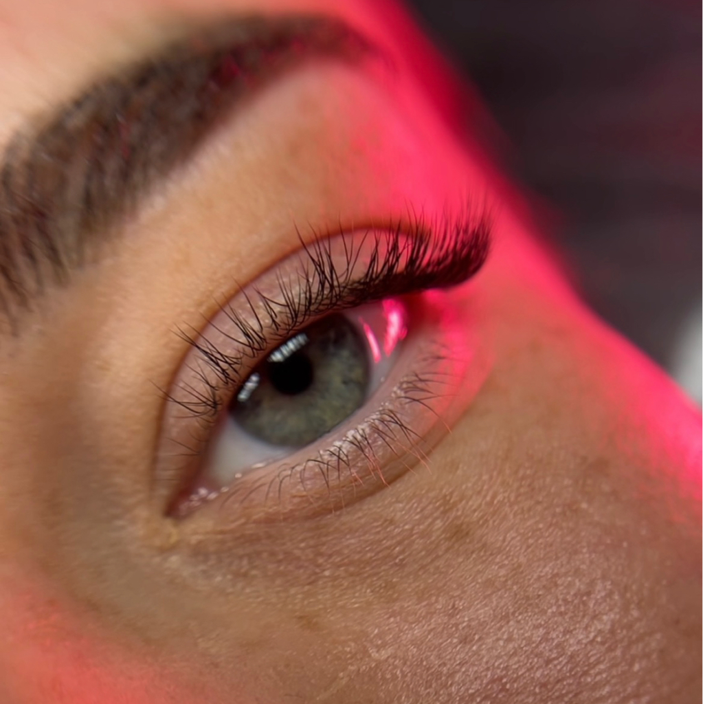 Ламинирование ресниц + наращивание уголков