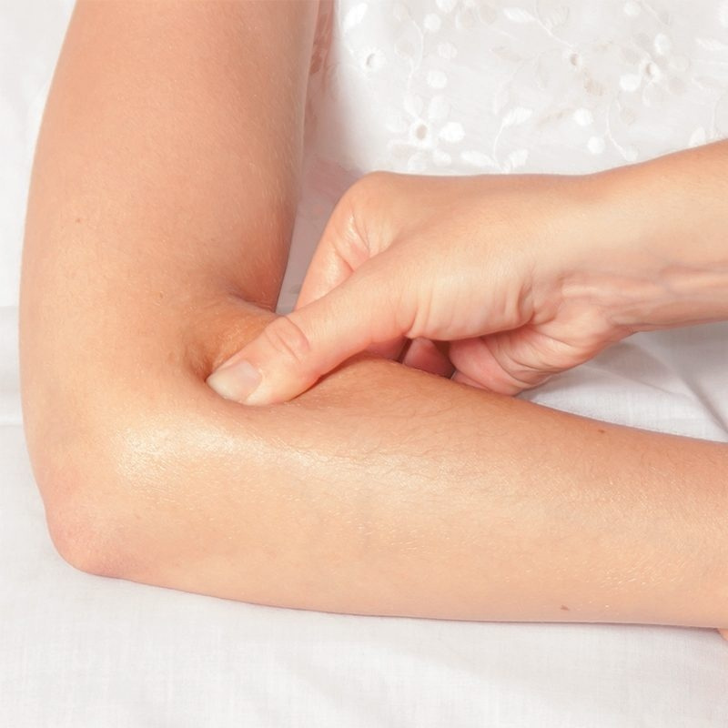 Точечный массаж рук