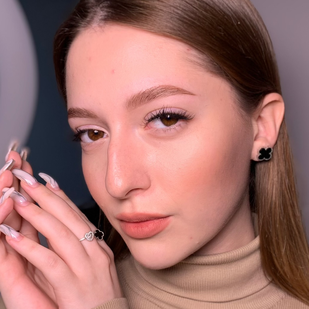 Коррекция бровей с окрашиванием краской