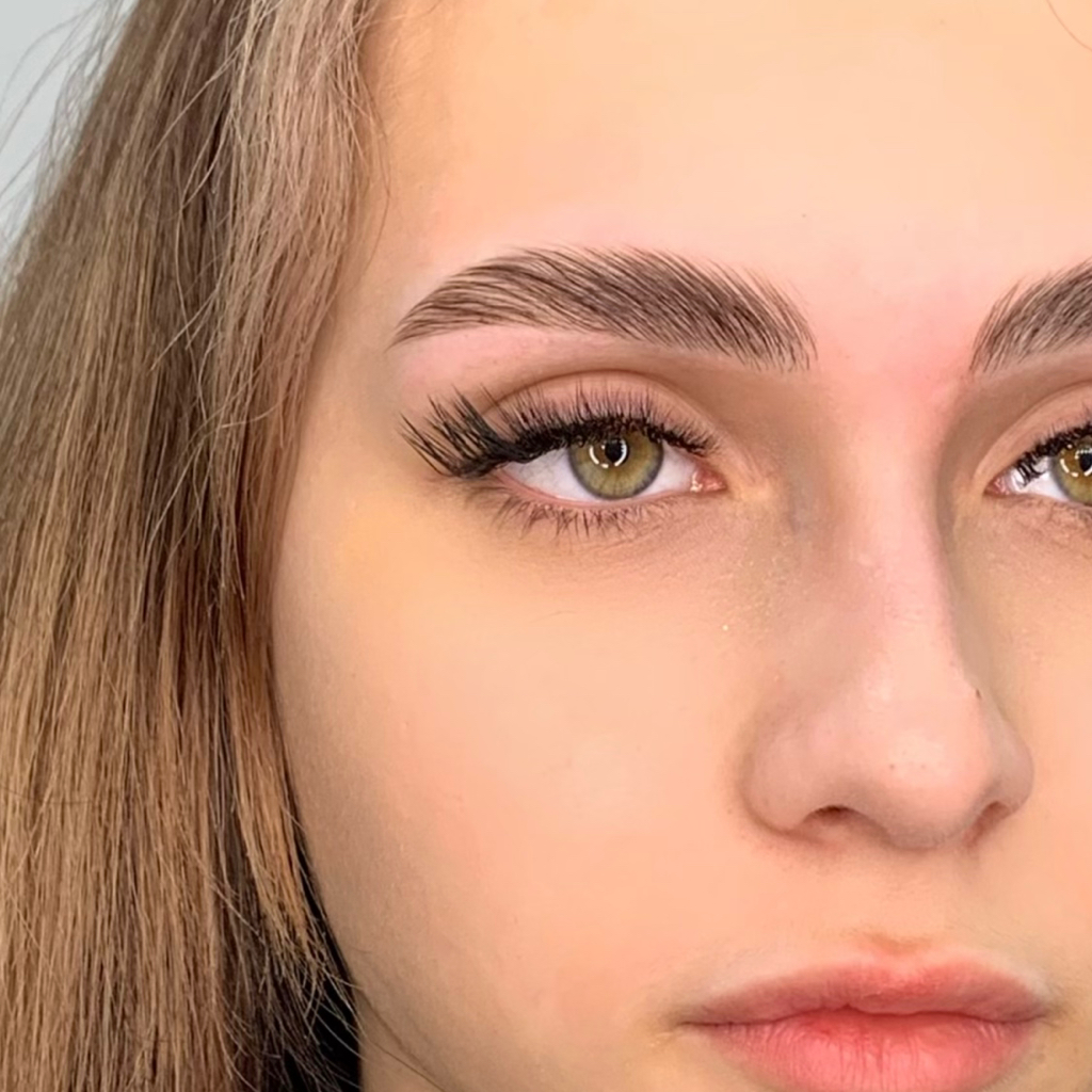 Долговременная укладка (ламинирование) бровей с коррекцией