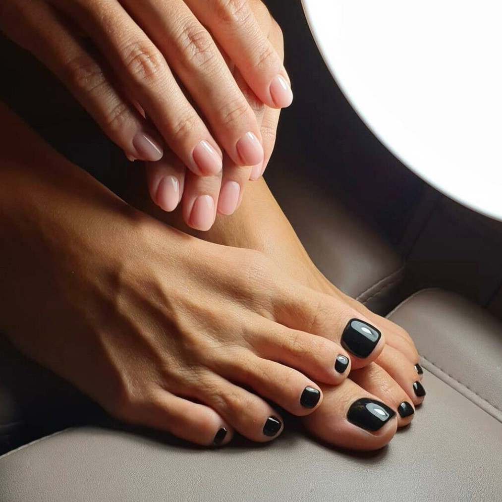 Комплекс
Маникюр с покрытием гель лак +педикюр (полный)