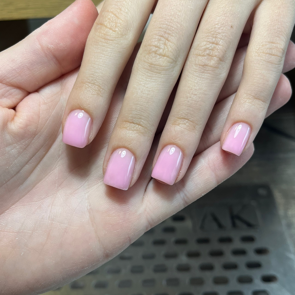 Маникюр /длина ногтя "под ноль"
( покрытие гель/nude)