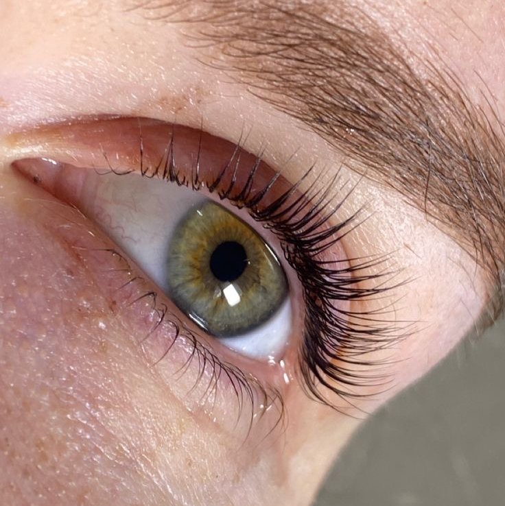 Окрашивании ресниц