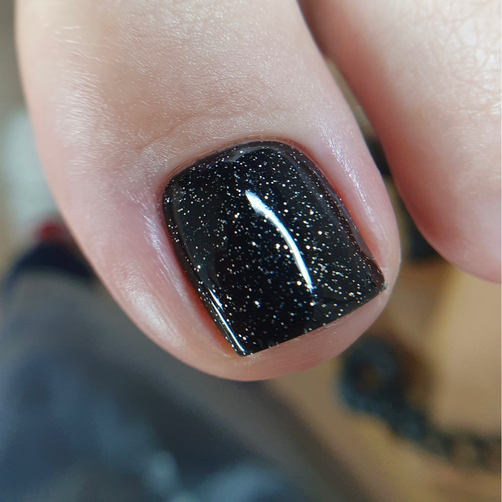 Педикюр с покрытием (обработка пальцев ног)