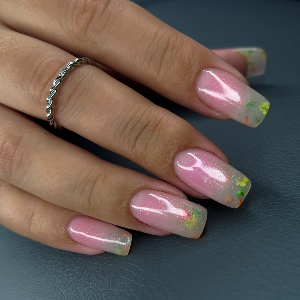 Наращивание ногтей