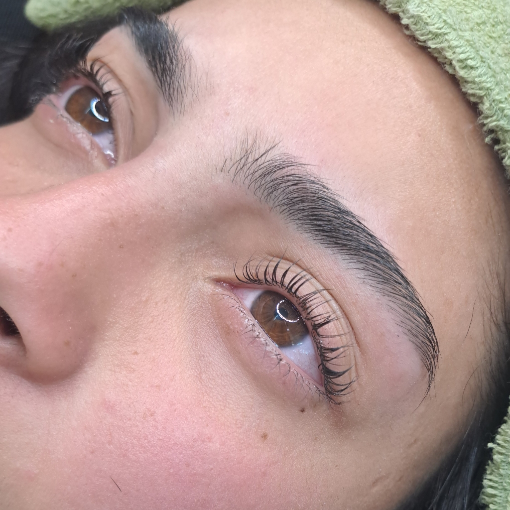 Lash lifting + diseño y perfilado