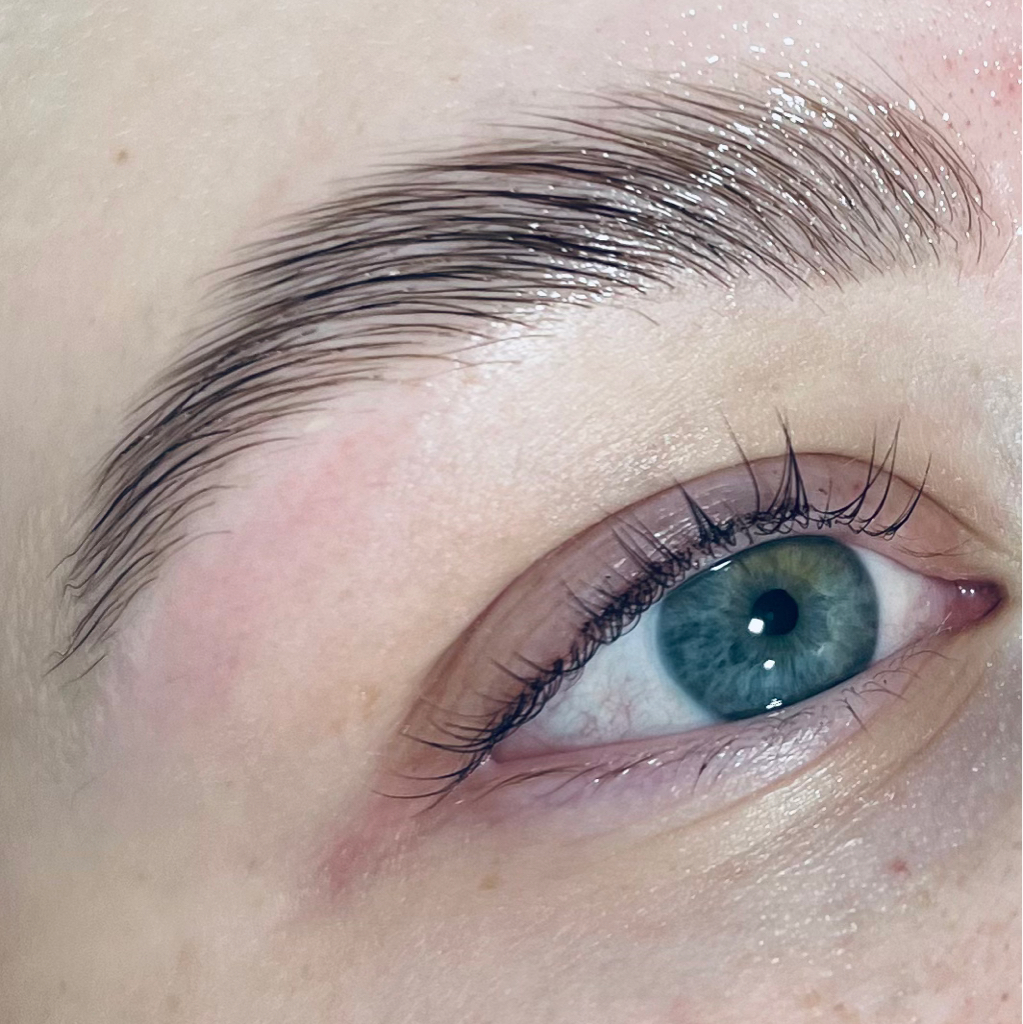 Долговременная укладка бровей