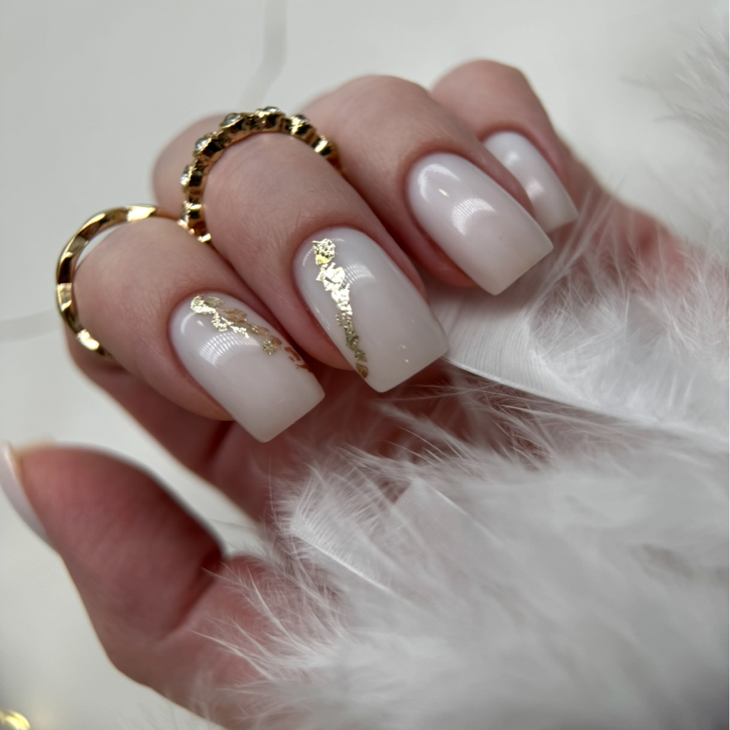 Коррекция ногтей гелем