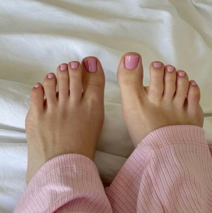 Педикюр с покрытием | с обработкой стопы |