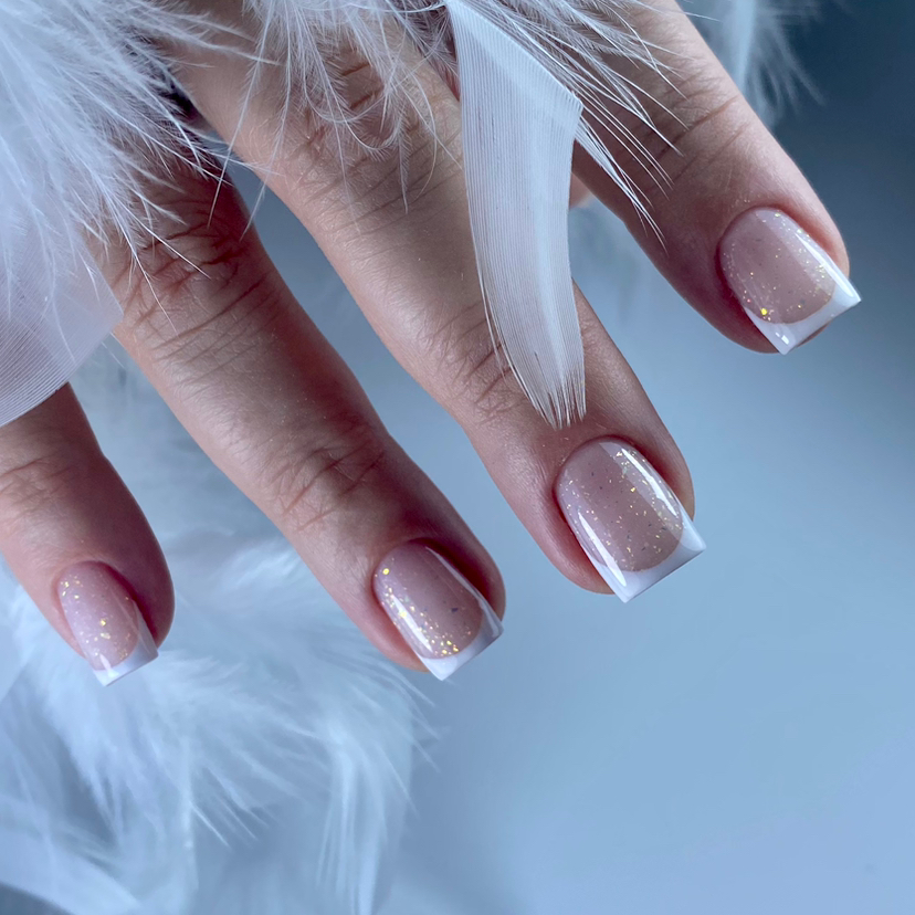 Маникюр с покрытием гель-лак