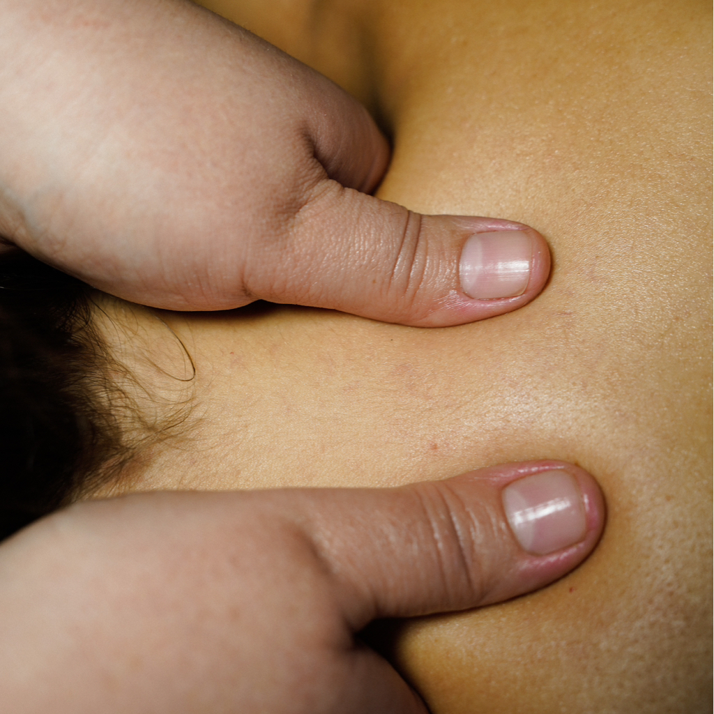 Массаж шейно-воротниковой зоны