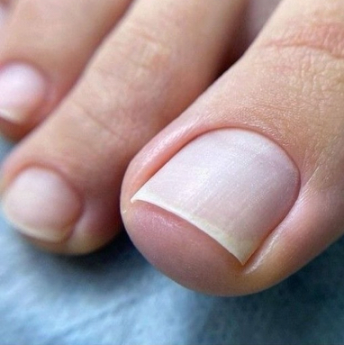 Педикюр без покрытия.