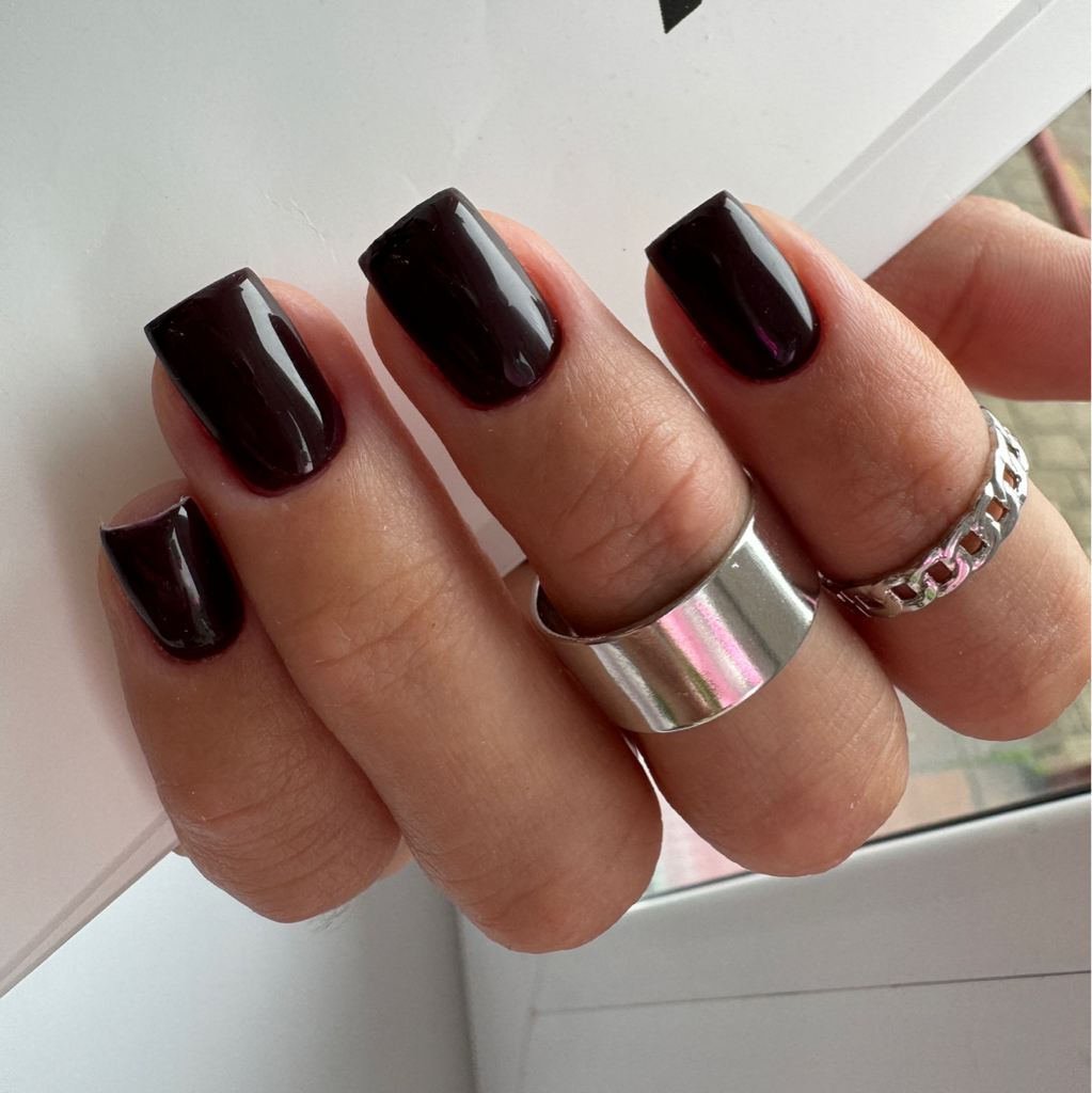 Маникюр с покрытием гель-лаком (без укрепления и дизайна)