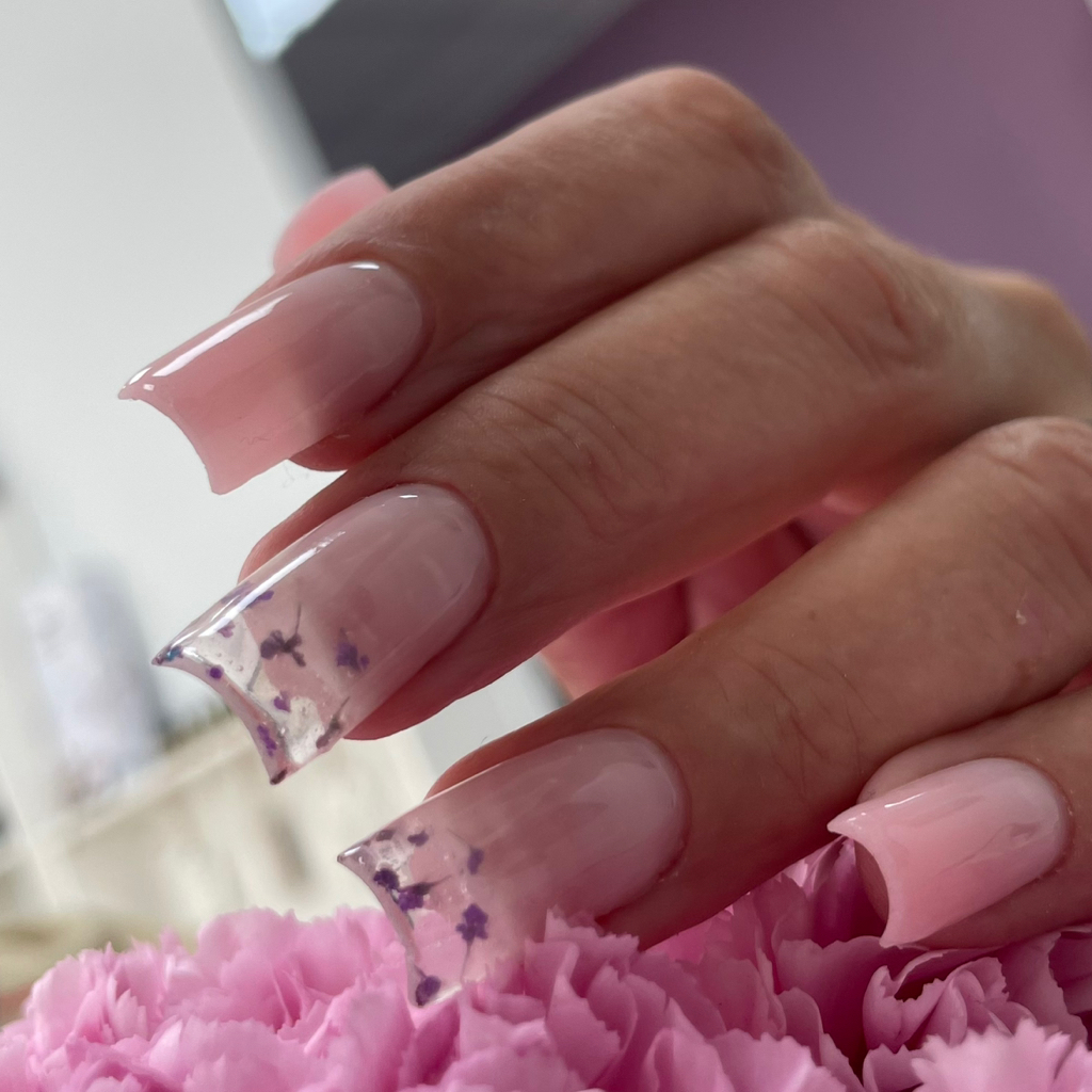 Наращивание ногтей