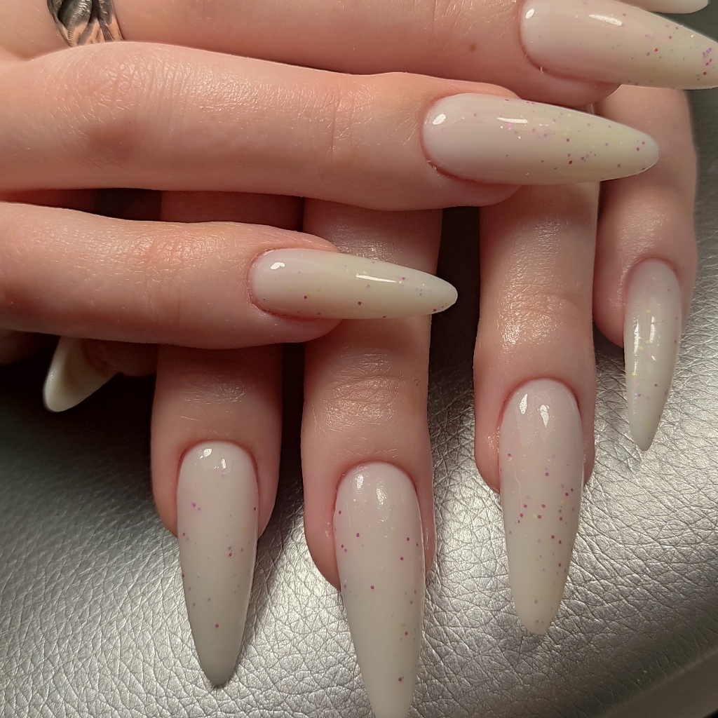 Наращивание ногтей