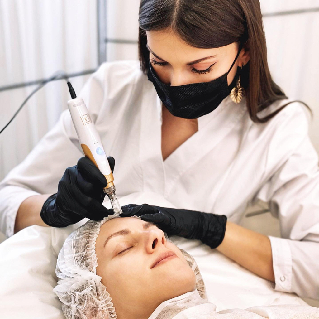 Мезотерапия фракционная с омолаживающим мезопрепаратом (Италия, Испания) + пилинг выравнивавший микрорельеф