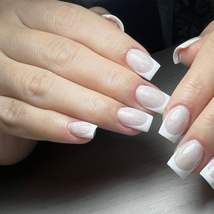 Наращивание ногтей френч