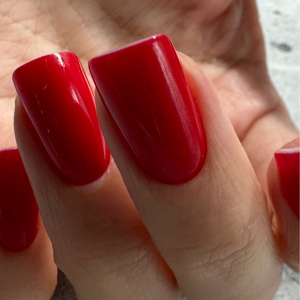 Маникюр плюс базовое покрытие. Дизайн, ремонт, укрепление  гелем в стоимость не входит!