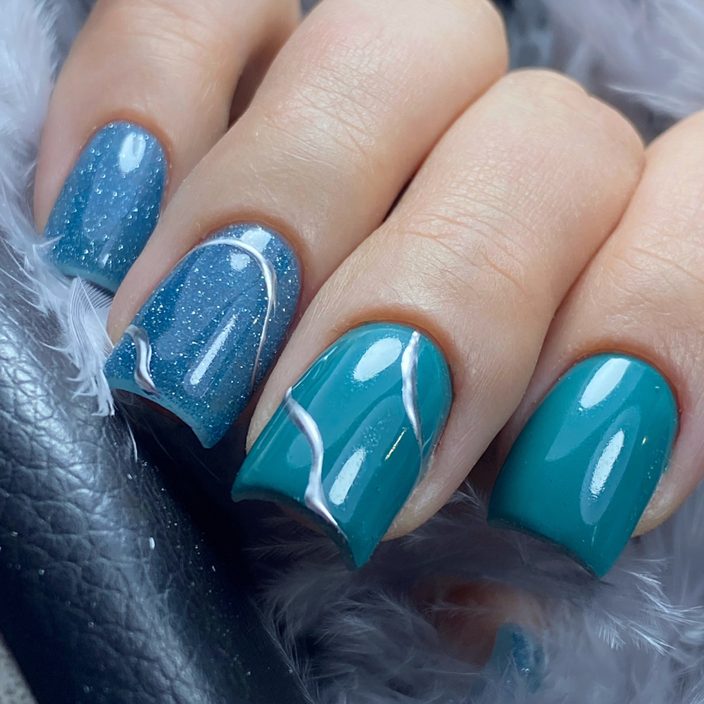 Коррекция наращенных ногтей