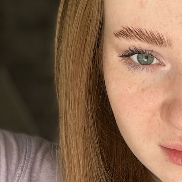 Коррекция бровей (воск/пинцет)