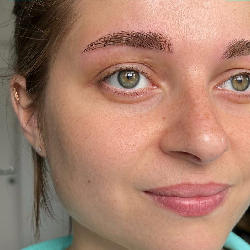 Осветление бровей