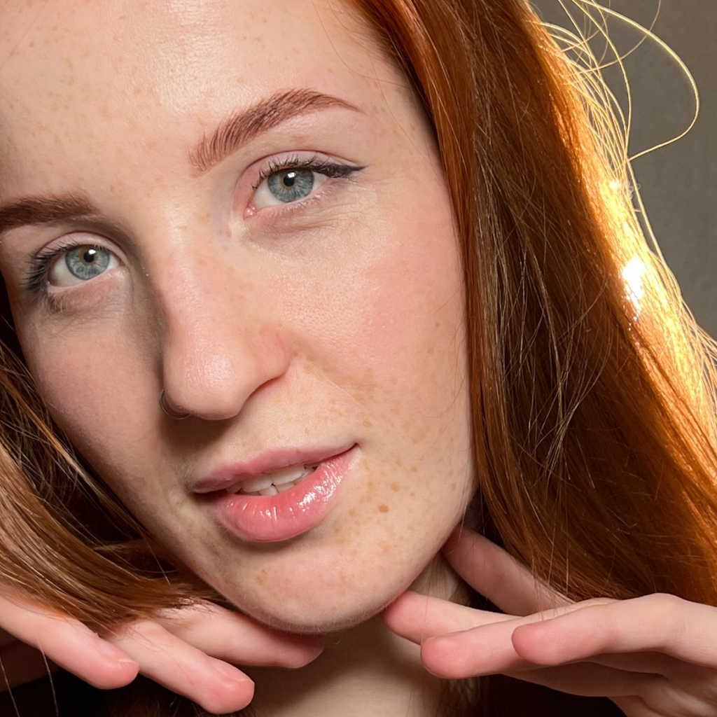 Коррекция и окрашивание бровей